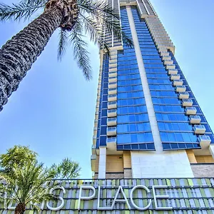 Luxury At Palms Place Aparthotel